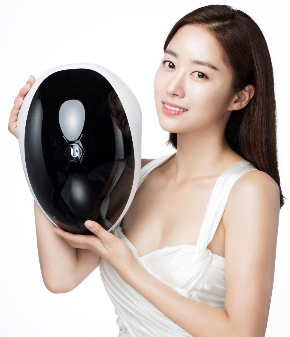 BB Mask’s LED Mask is designed to target anti-aging, acne elimination, and hair regrowth