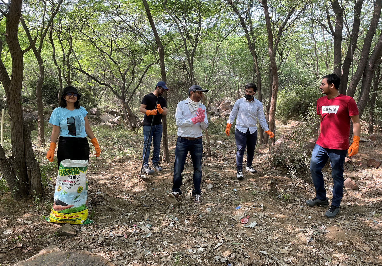 Kline staffers in India lend a helping hand to iamgurgaon, a citizen’s initiative focused on restoring Gurugram’s green habitat, in celebration of Earth Day