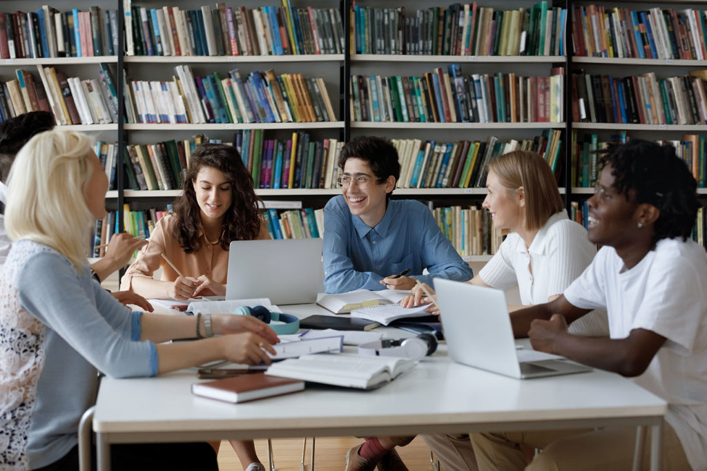 Careers 13 shutterstock 2111420681AnalystAcademyPhoto